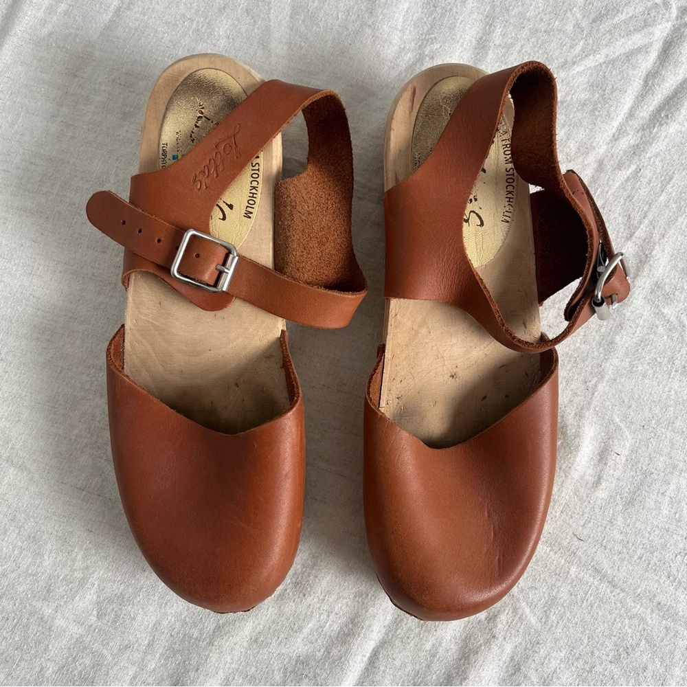 Lotta’s Clogs